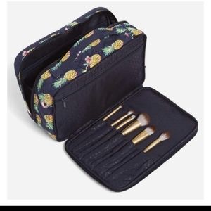 VERA BRADLEY Black Toucan Party Large Blush Brush Cosmetic Case Makeup Bag NWT